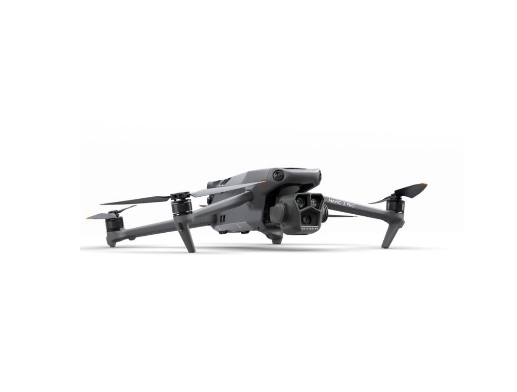 Квадрокоптер DJI Mavic 3 Pro Fly More Combo (DJI RC Pro)