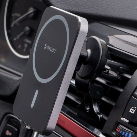 Магнитный держатель с беспроводной зарядкой Deppa Mage Safe Qi черный