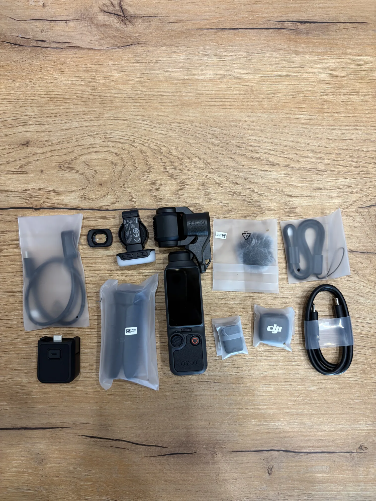 Экшн-камера DJI Osmo Pocket 4 Creator Combo