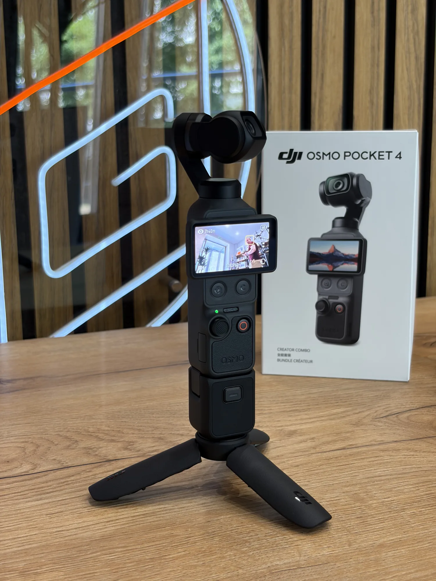 Экшн-камера DJI Osmo Pocket 4 Creator Combo