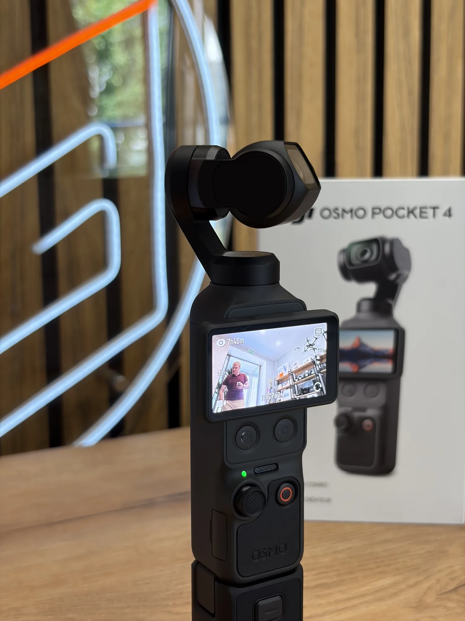 Экшн-камера DJI Osmo Pocket 4 Creator Combo