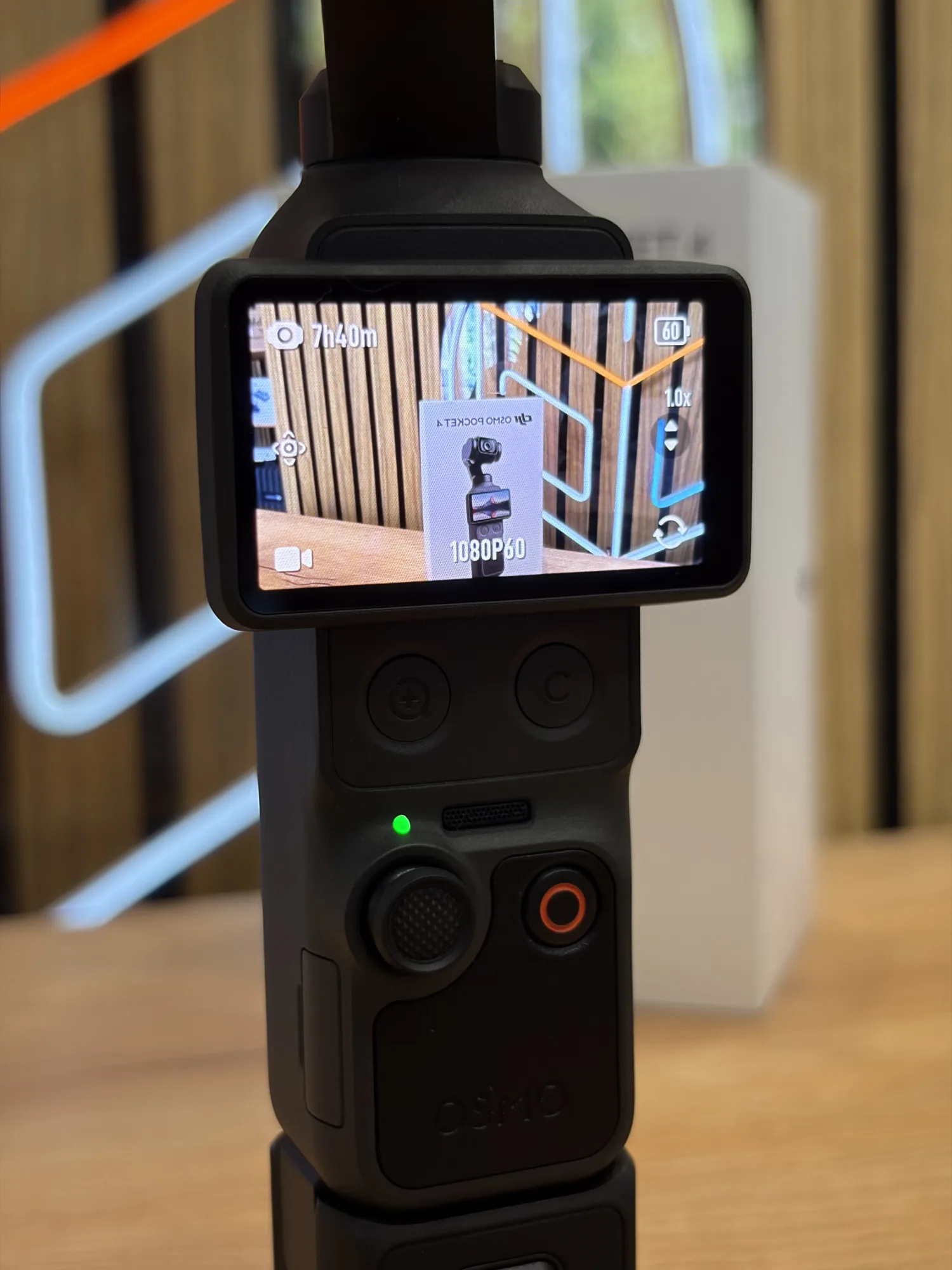Экран DJI Osmo Pocket 4 с предпросмотром кадра