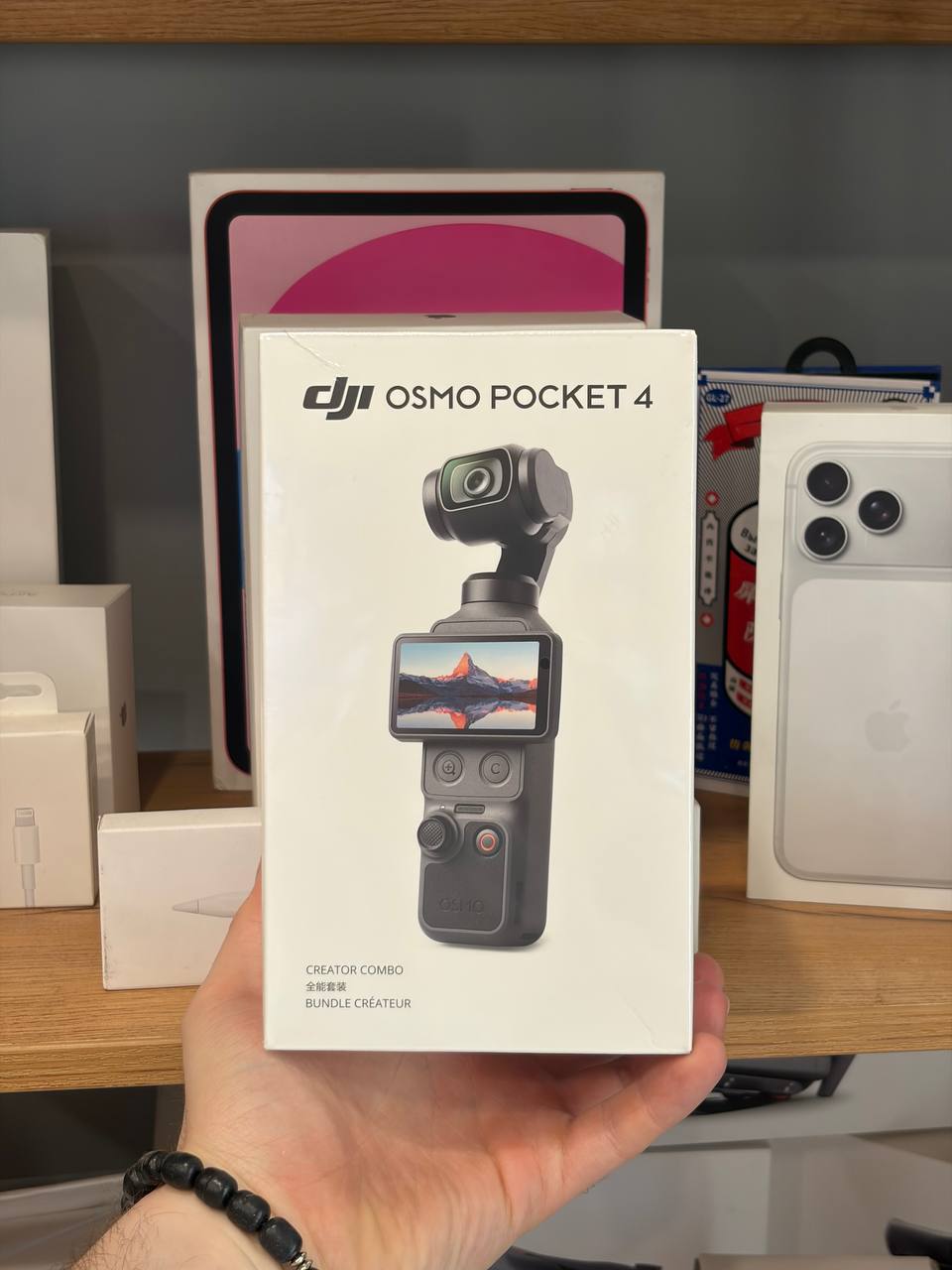 Экшн-камера DJI Osmo Pocket 4 Creator Combo